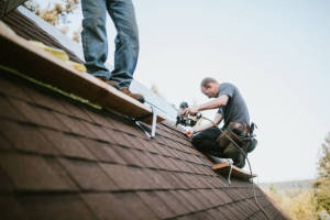 Local Roofers in Uplands Park, MO
